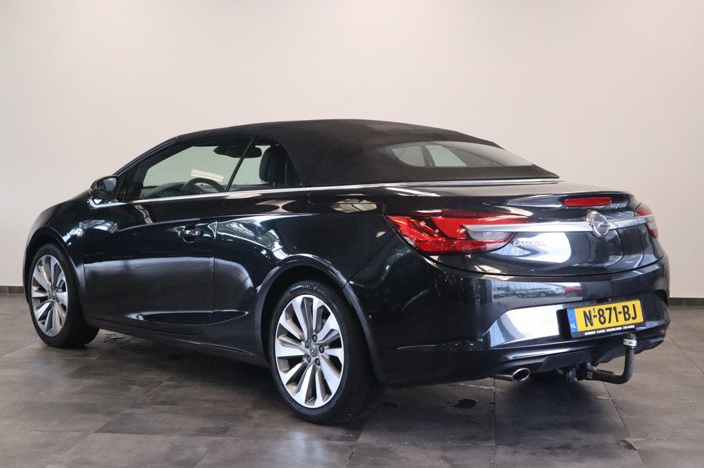 Opel Cascada 1.6 Turbo Cosmo Climate Control Navi Stoelverwa, Auto's, Opel, Voorwielaandrijving, Gebruikt, Zwart, 4 cilinders