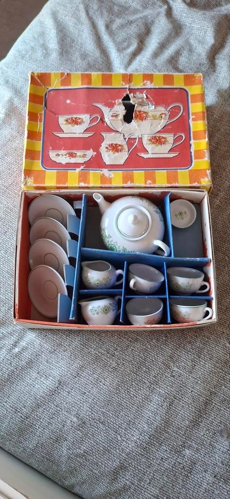 Kinderservies DE douwe egberts vintage thee koffie servies, Ophalen, Zo goed als nieuw, Overige stijlen, Kop(pen) en/of Schotel(s)