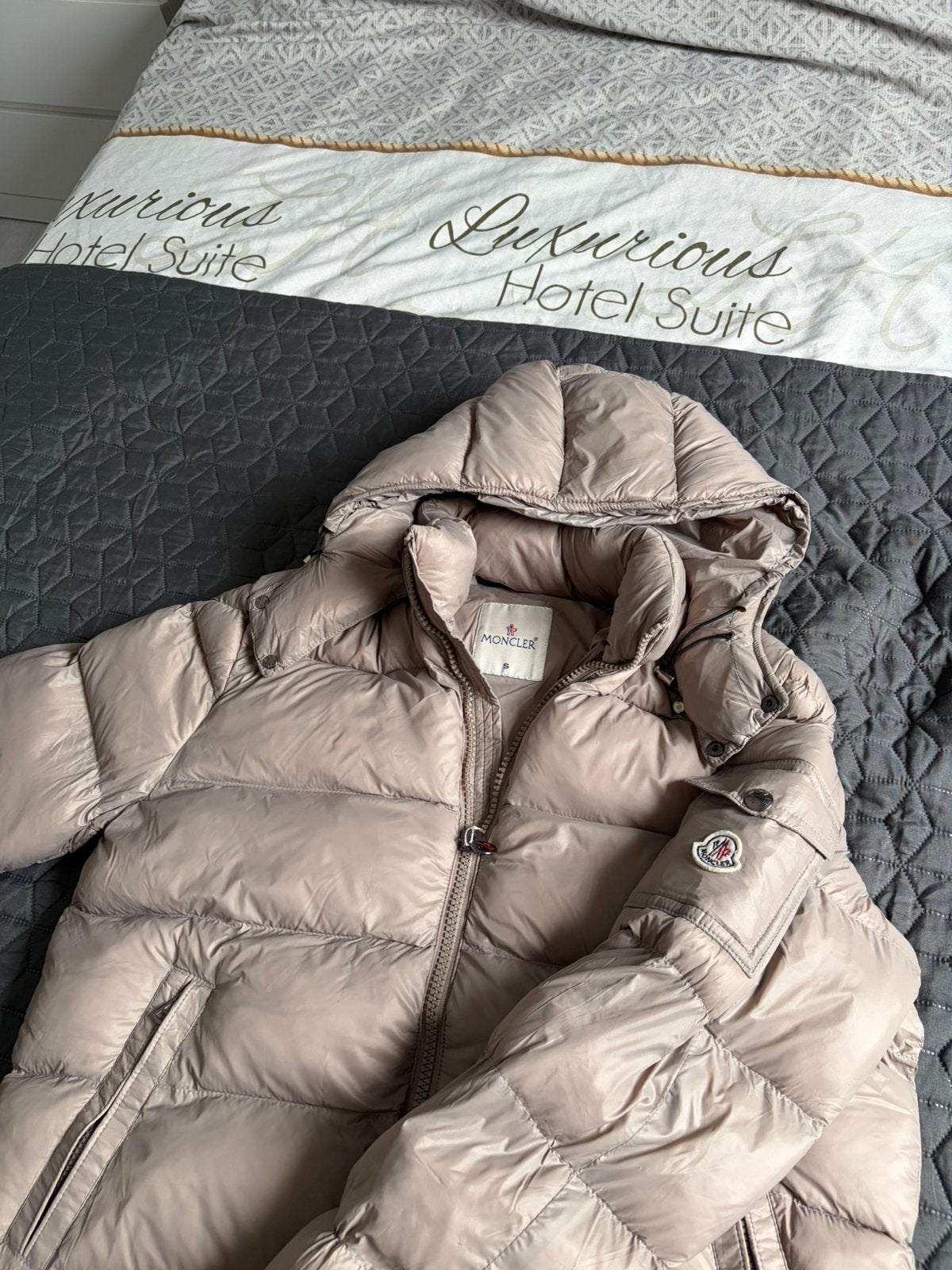 Moncler Maya jas, Kleding | Heren, Verzenden, Nieuw, Maat 48/50 (M), Beige