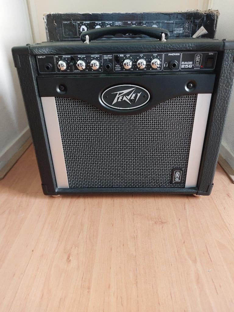 Peavey Rage 258 gitaar versterker Zgan in doos, Ophalen of Verzenden, Zo goed als nieuw, Gitaar, Minder dan 50 watt