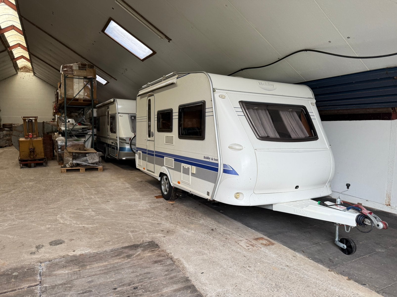 Hobby 400sf de Luxe, Mover, Vast bed, Hobby, Treinzit