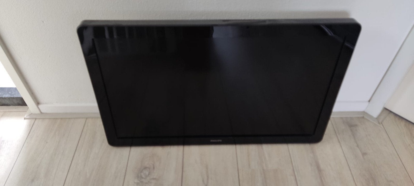 Philips TV 77x47cm inclusief ophangbeugel, Ophalen of Verzenden, Gebruikt, 60 tot 80 cm, Philips