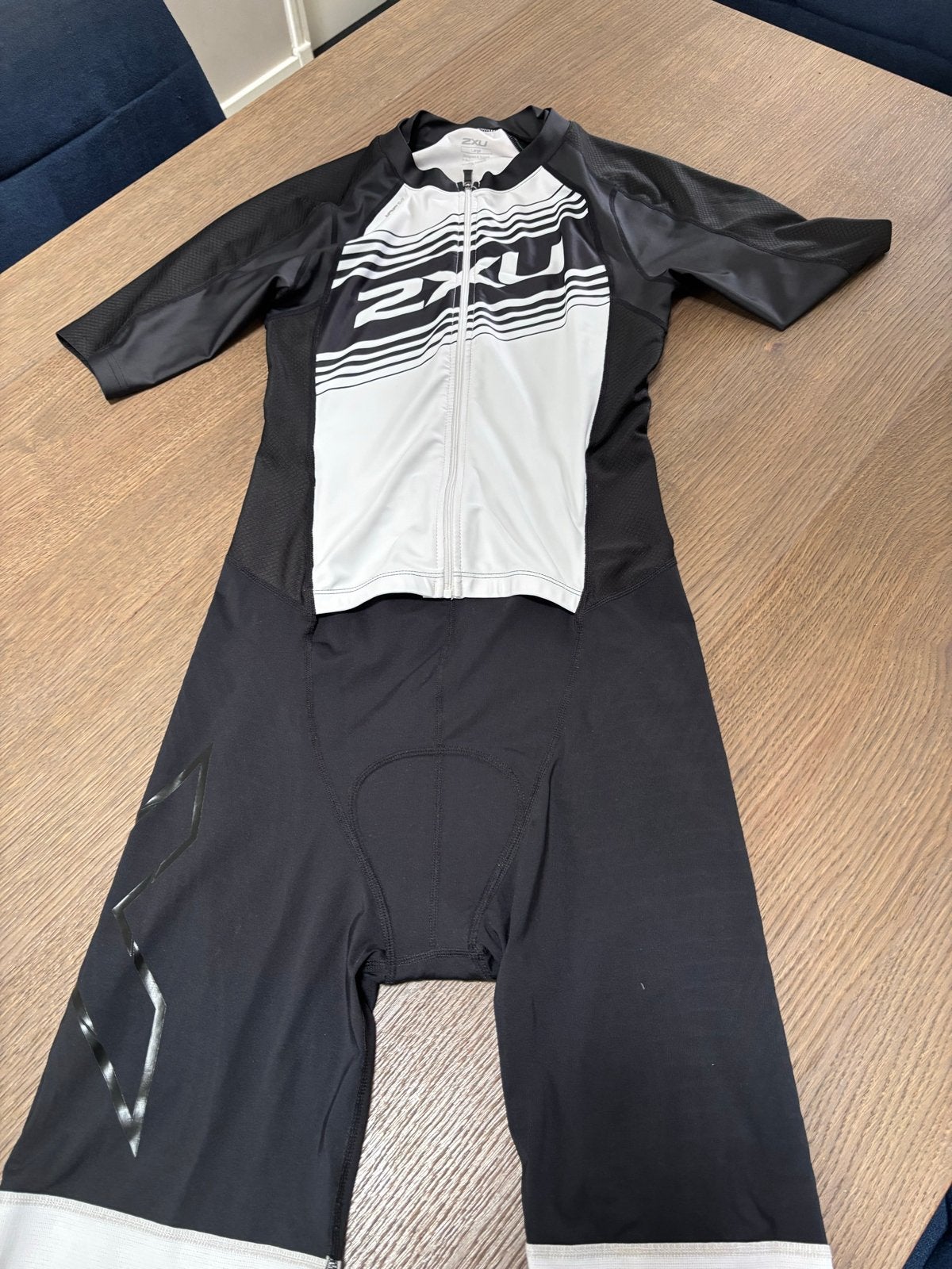 2XU Tri Suit - Maat L - Zwart/Wit (nooit gebruikt), Maat 52/54 (L), Zwart, Ophalen of Verzenden, Zo goed als nieuw