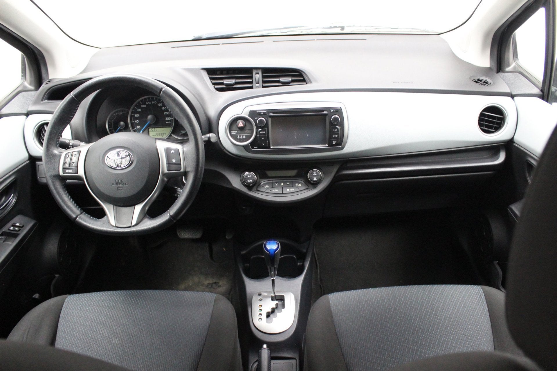 Foto 2 van Toyota Yaris 1.5 Full Hybrid Aspiration | Climate control |
