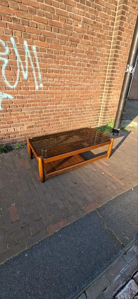 Brutalist Eiken Salontafel met Rookglas - Mid-Century, Glas, Gebruikt, 50 tot 100 cm, Ophalen of Verzenden