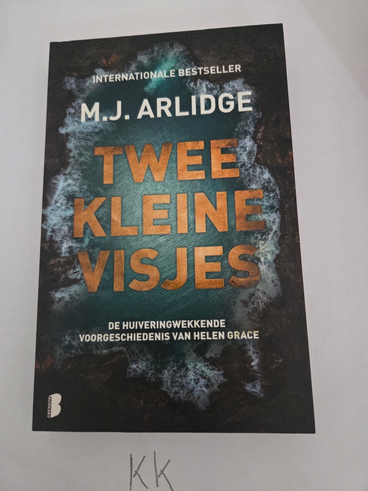M.J. Arlidge - Twee Kleine Visjes, Boeken, Ophalen of Verzenden, Gelezen, M.J. Arlidge, Europa overig