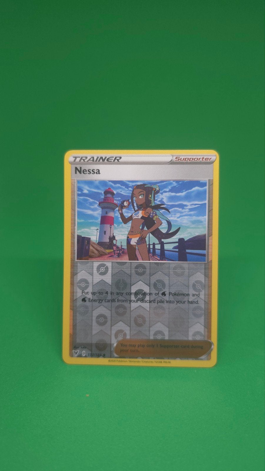 Trainer Nessa 157/185 Vivid Voltage reverse holo, Hobby en Vrije tijd, Verzamelkaartspellen | Pokémon, Ophalen of Verzenden, Zo goed als nieuw