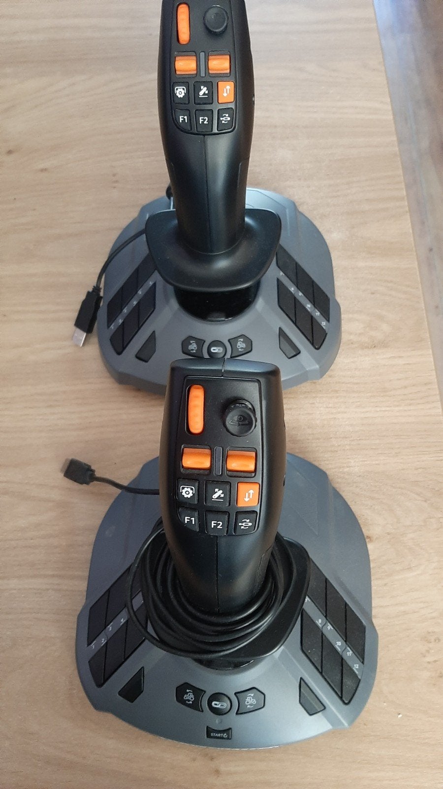 2x Thrustmaster T.Flight Hotas X Joystick voor PC/PS3, Ophalen, Zo goed als nieuw, Thrustmaster