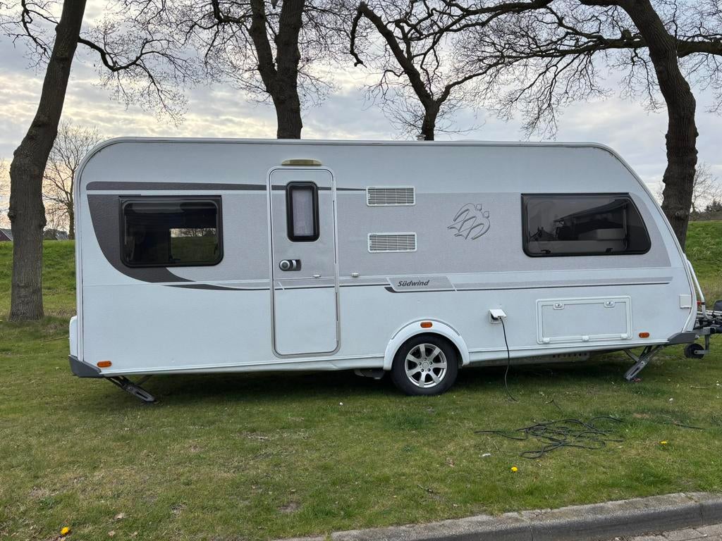 Knaus sudwind 580 eu met mover, airco, luifel en meer, Rondzit, 7 tot 8 meter, Luifel, Particulier