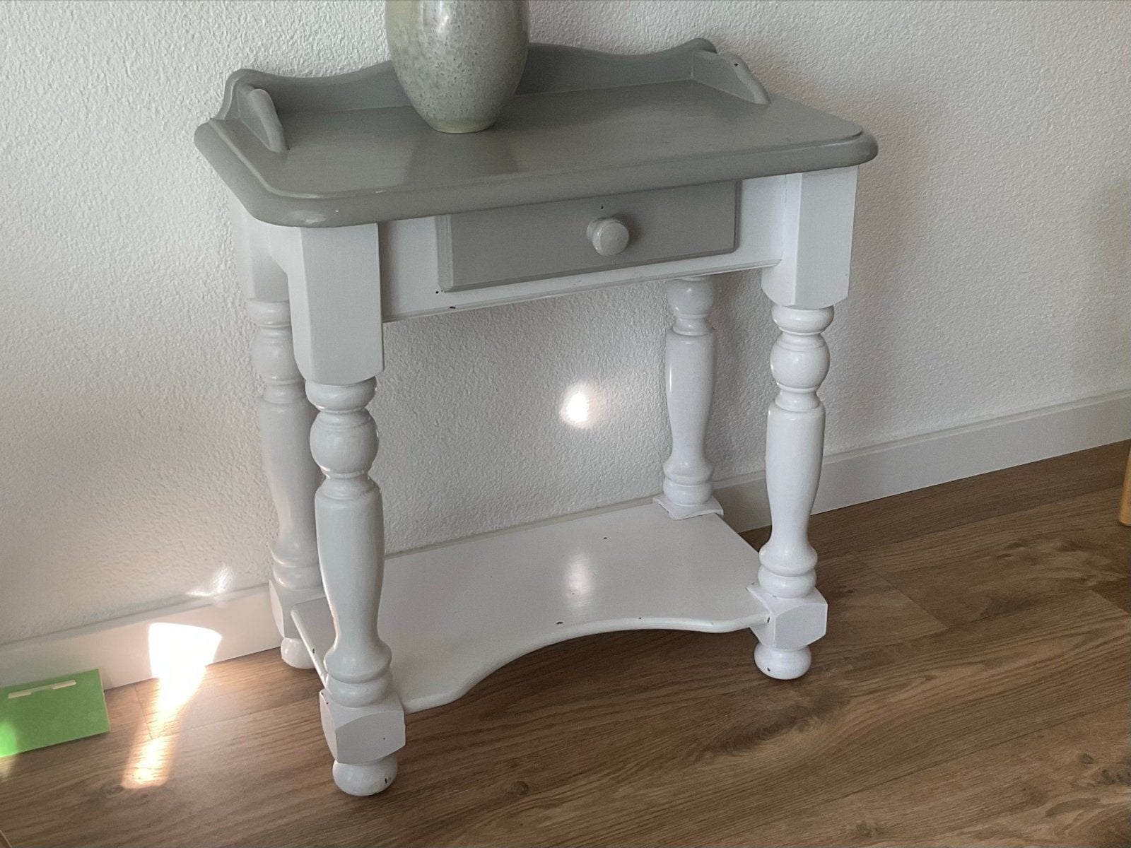 Vintage  bijzettafeltje met lade - Grijs/Wit, Huis en Inrichting, Ophalen, Gebruikt, 55 tot 75 cm, 60 cm of meer