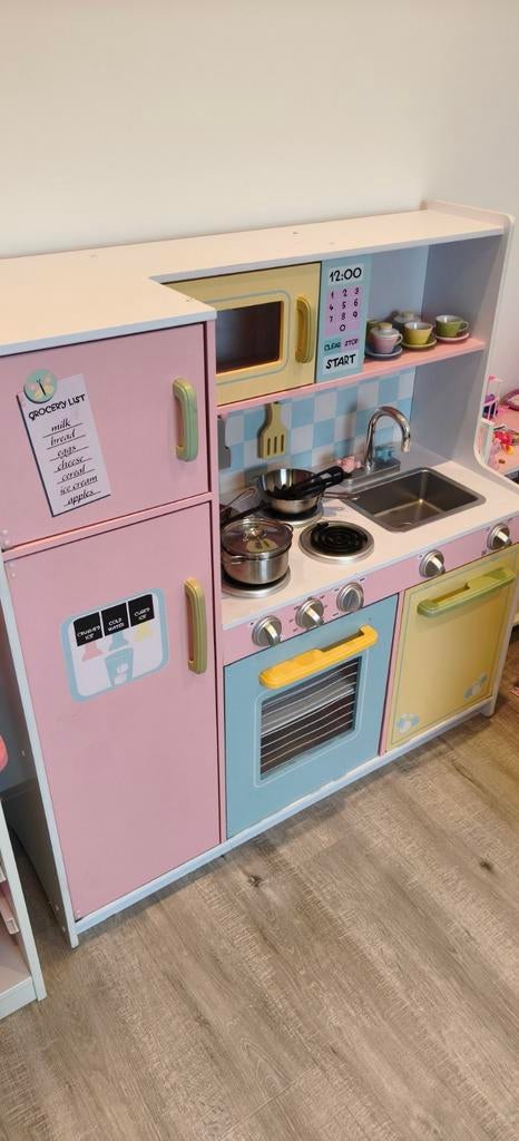 Grote speelkeuken met accessoires - 110x108x40cm, Kinderen en Baby's, Speelgoed | Speelkeukens, Ophalen, Gebruikt, Hout, Speelkeuken