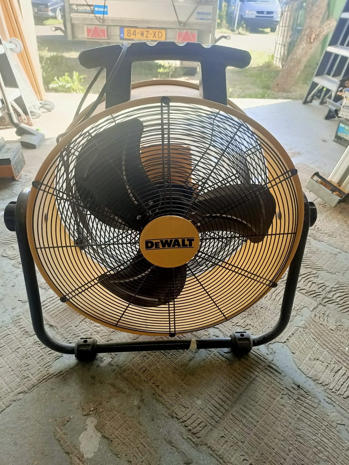 DeWalt DXF2035 Vloerventilator - Krachtige Koeling, Ophalen, Zo goed als nieuw, Vloerventilator