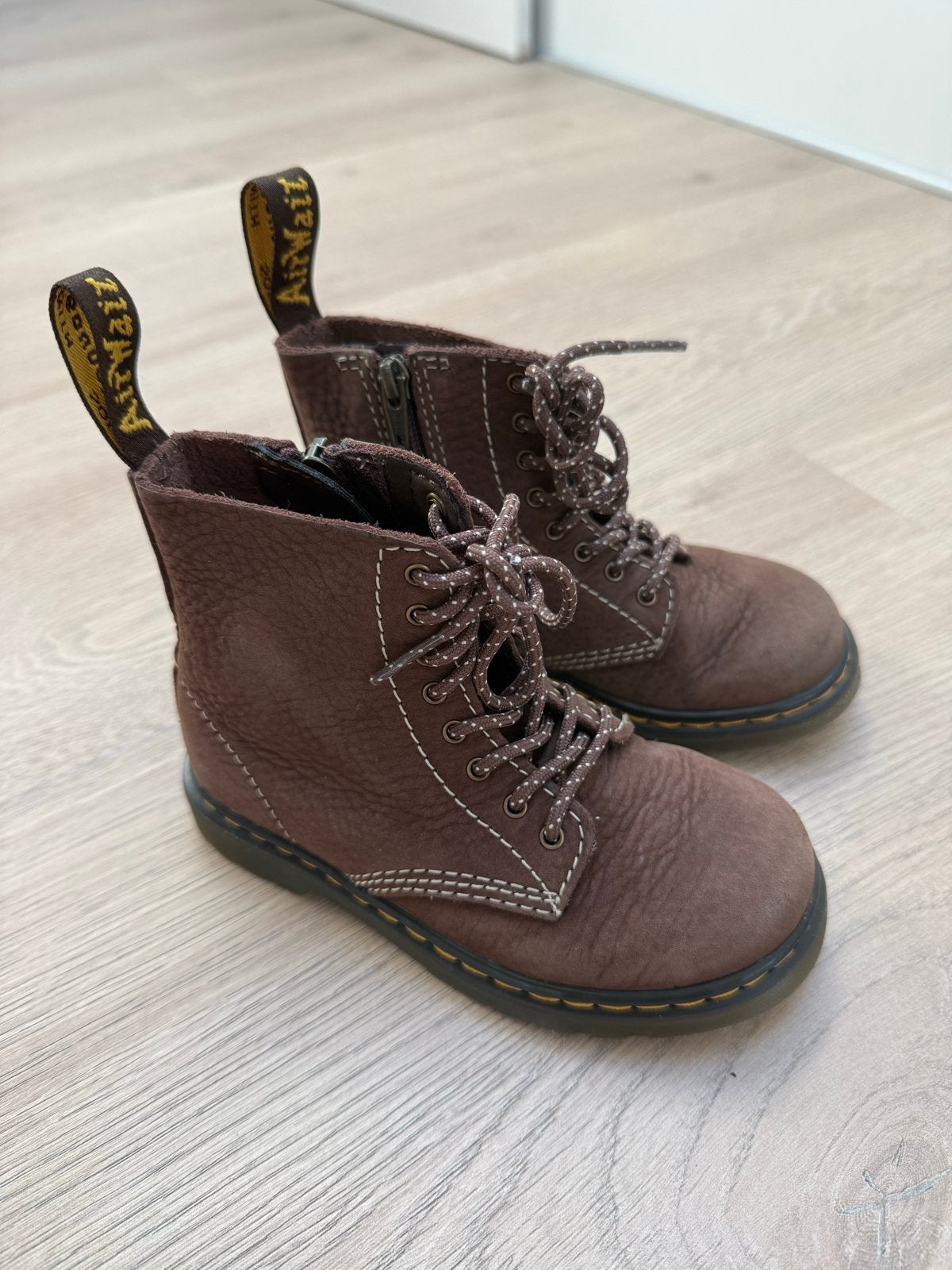 Zo goed als nieuwe Dr Martens boots maat 25, Ophalen of Verzenden, Zo goed als nieuw, Jongen of Meisje, Laarzen