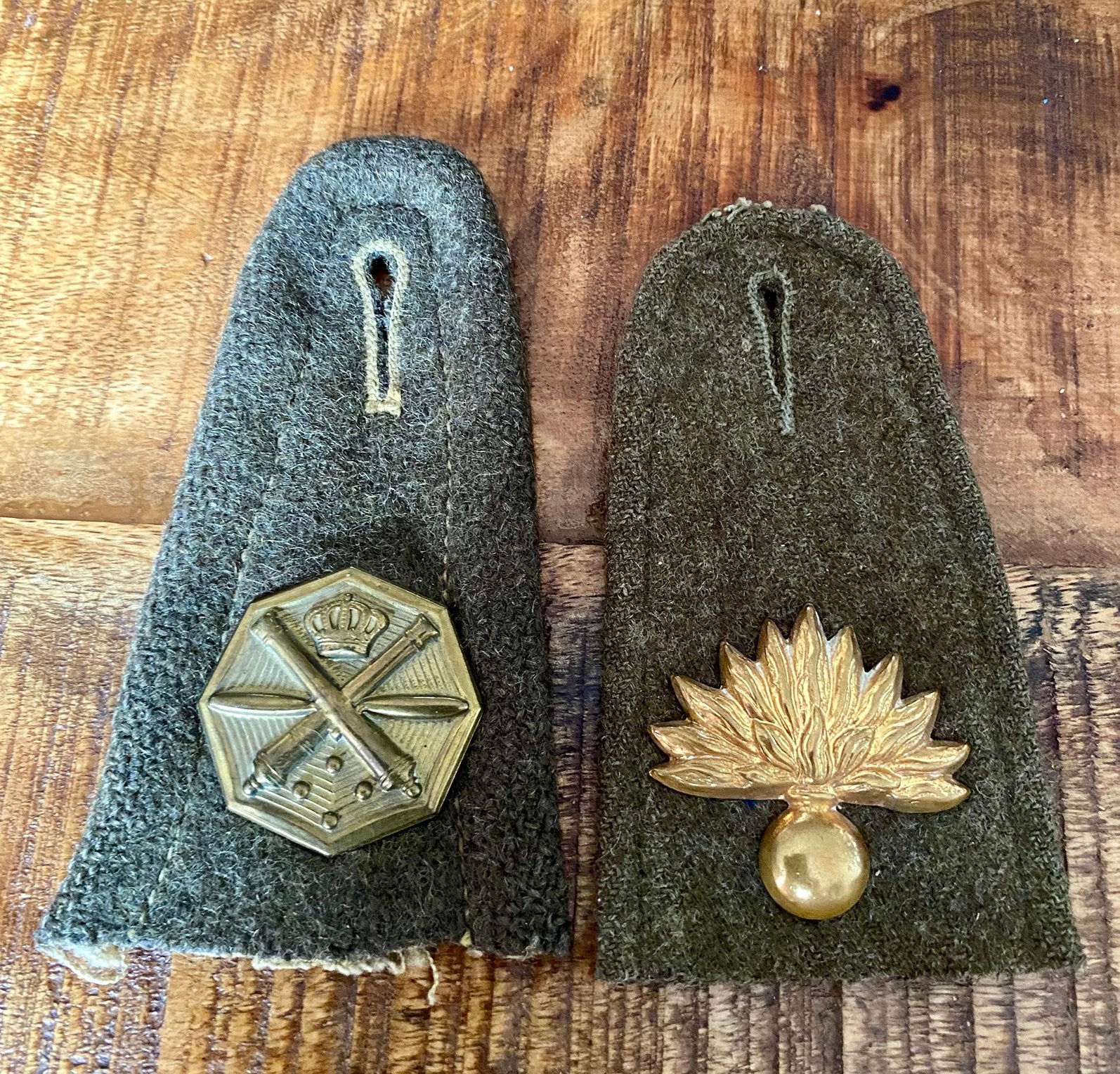 2 epauletten met embleem jaren 50 Nederland, Verzenden, Landmacht, Nederland, Embleem of Badge