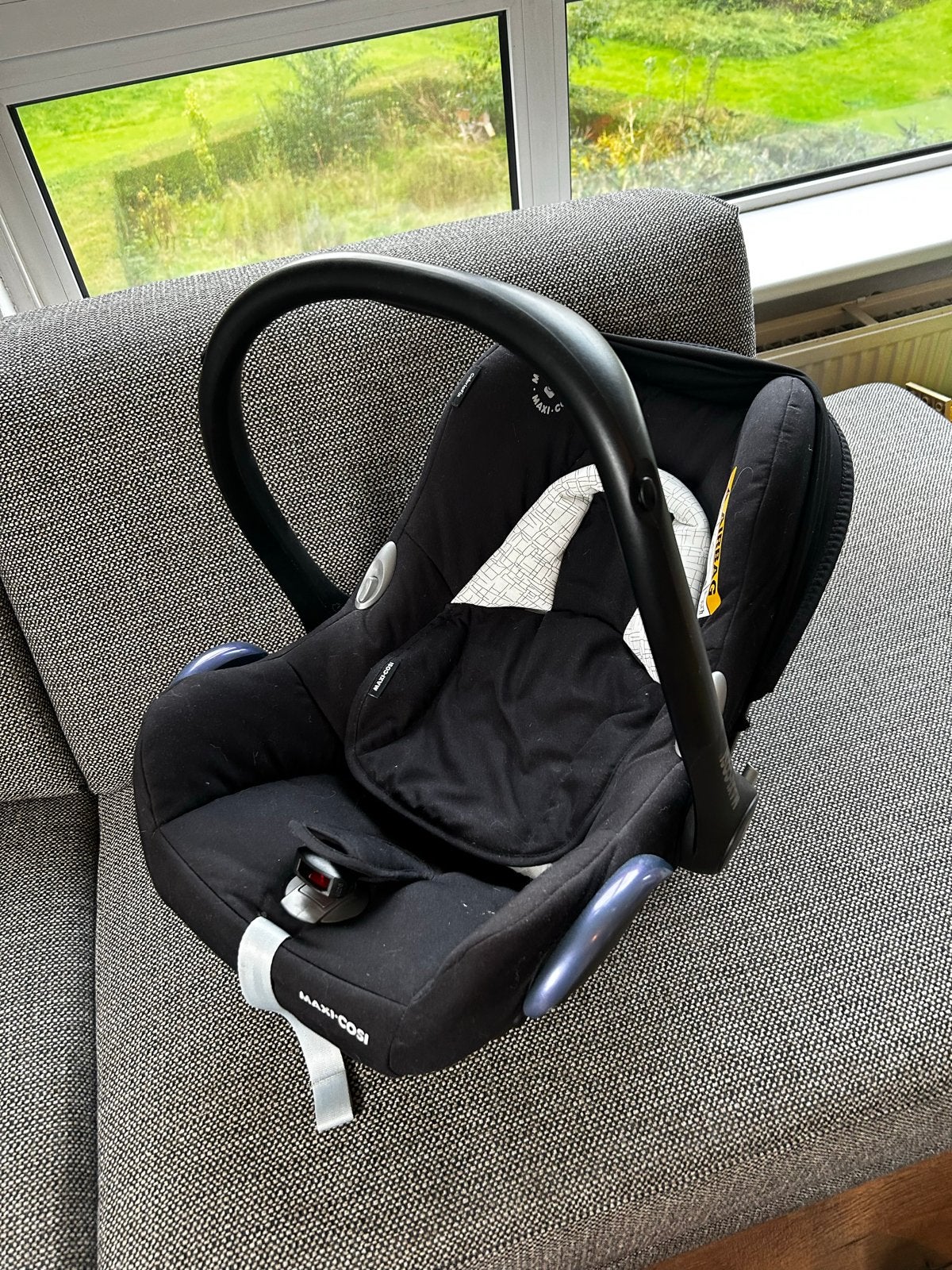 Maxi-Cosi met newborn inzet, Kinderen en Baby's, Ophalen, Zo goed als nieuw, 0 t/m 13 kg, Maxi-Cosi