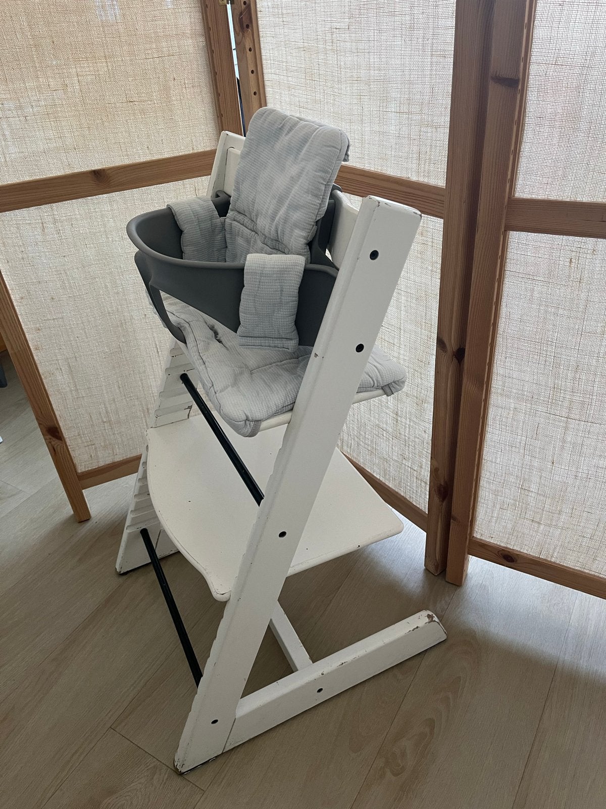 Stokke Tripp Trapp set wit met grijs zitje en kussen, Ophalen, Gebruikt, Meegroeistoel