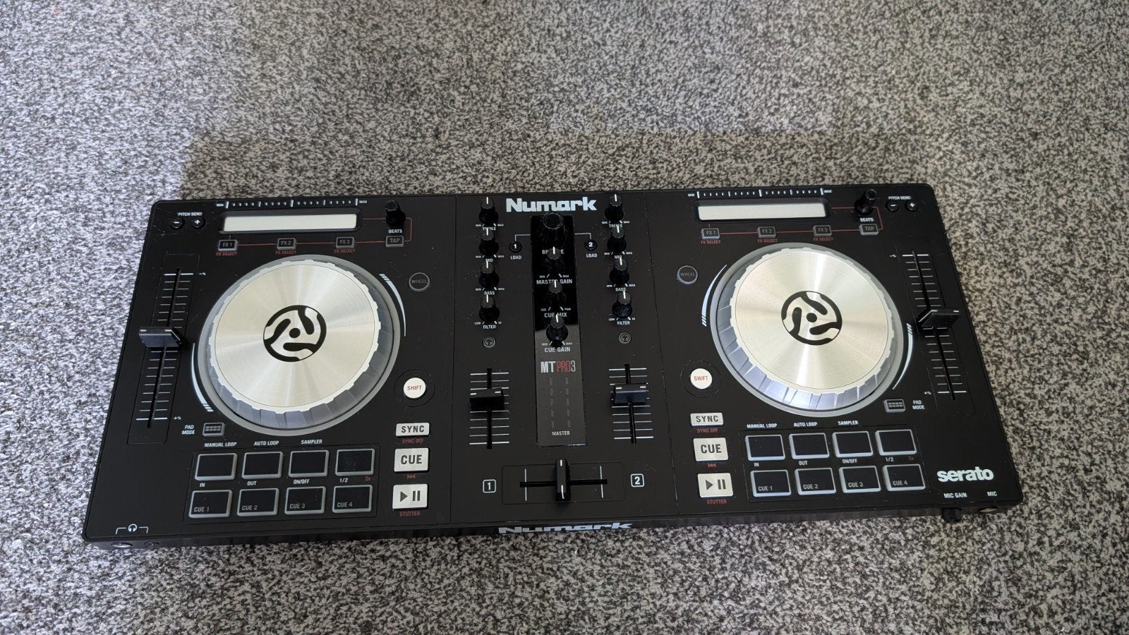Numark Mixtrack Pro 3 DJ Controller, Ophalen of Verzenden, Zo goed als nieuw, Dj-set, Numark