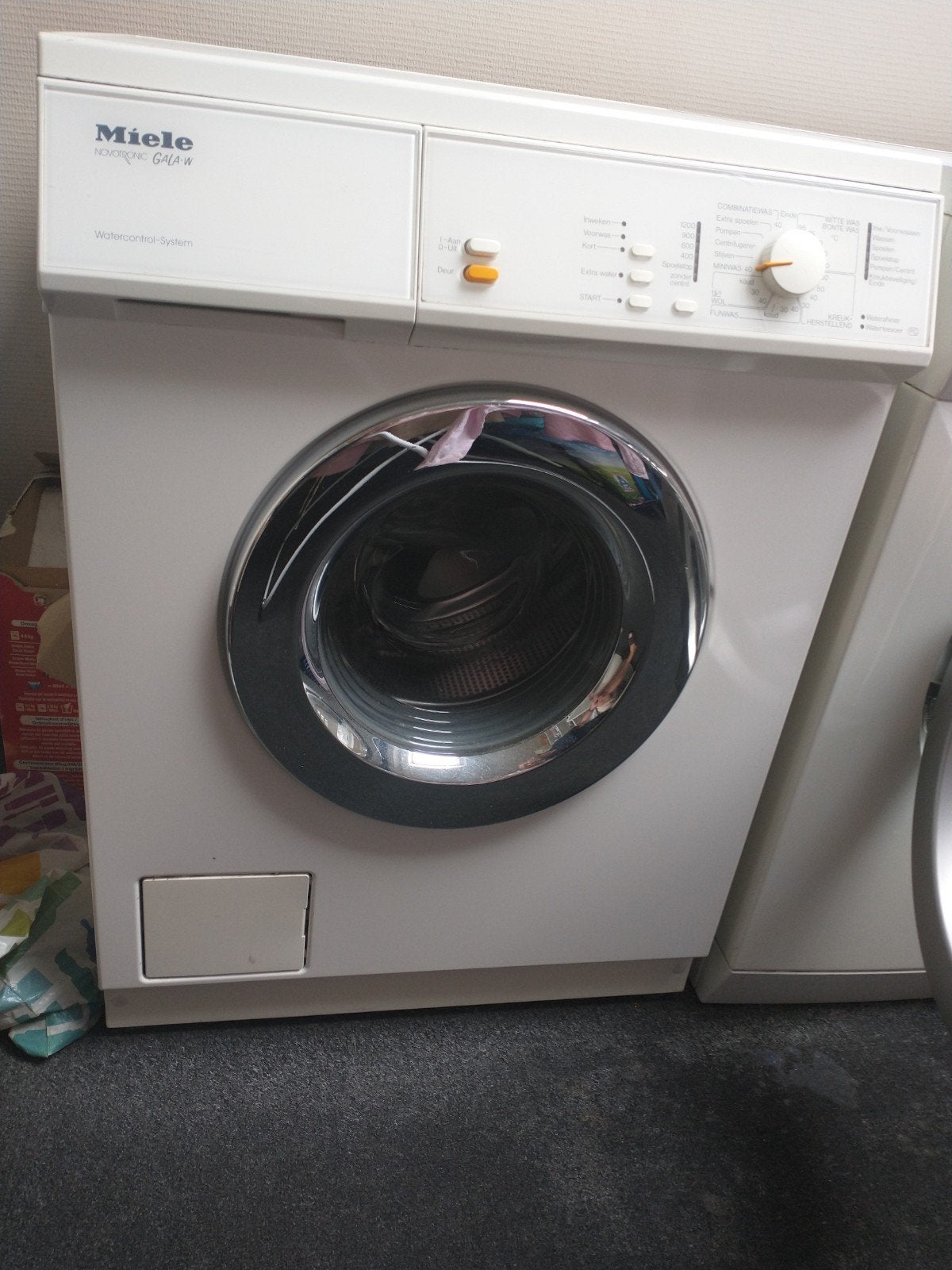 Miele W843 Gala Novotronic wasmachine, Ophalen, 1200 tot 1600 toeren, Gebruikt, Voorlader
