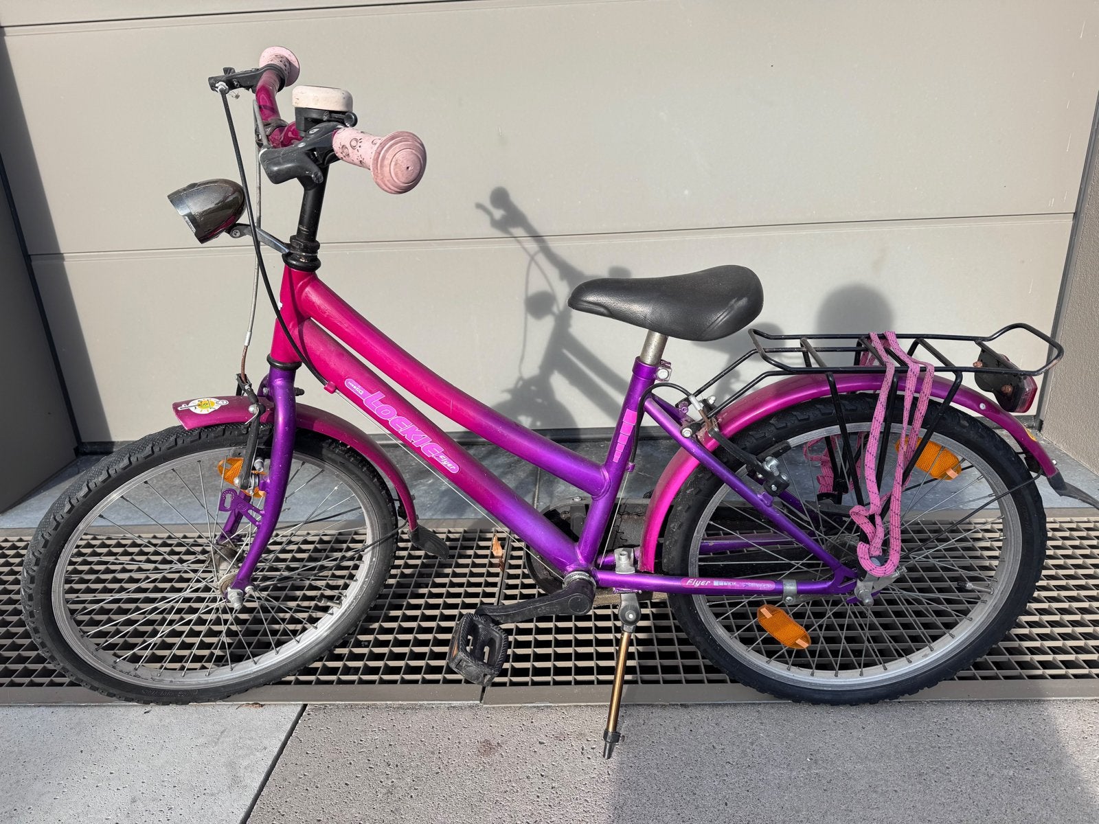 Titel: Loekie kinderfiets 20 inch – 2 nieuwe banden, Ophalen, Gebruikt, Terugtraprem, 20 inch of meer