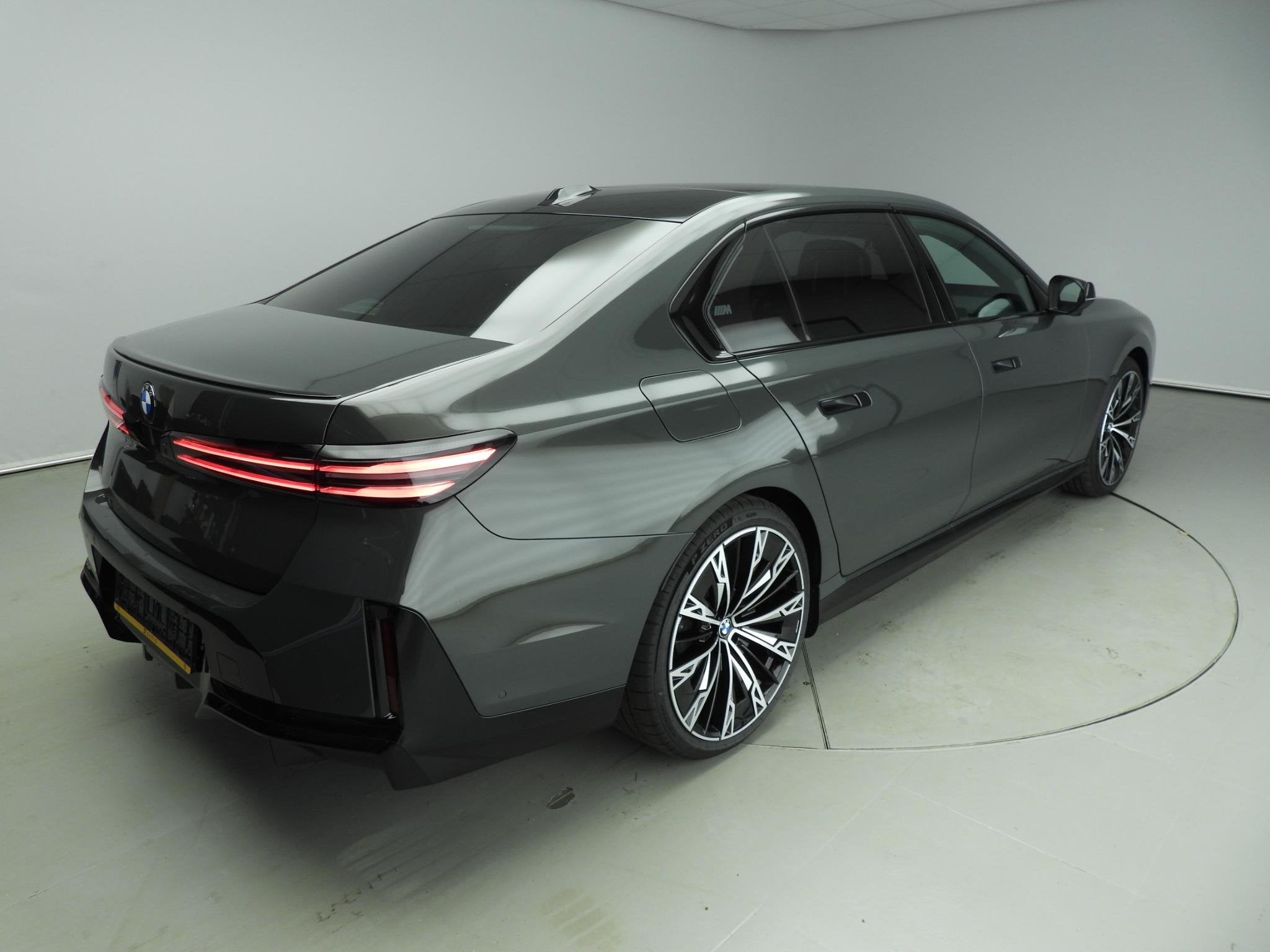 BMW i7 M70 xDrive Executive Pack | Executive Lounge | Connoi, Zwart, Sedan, Zilver of Grijs, Te koop