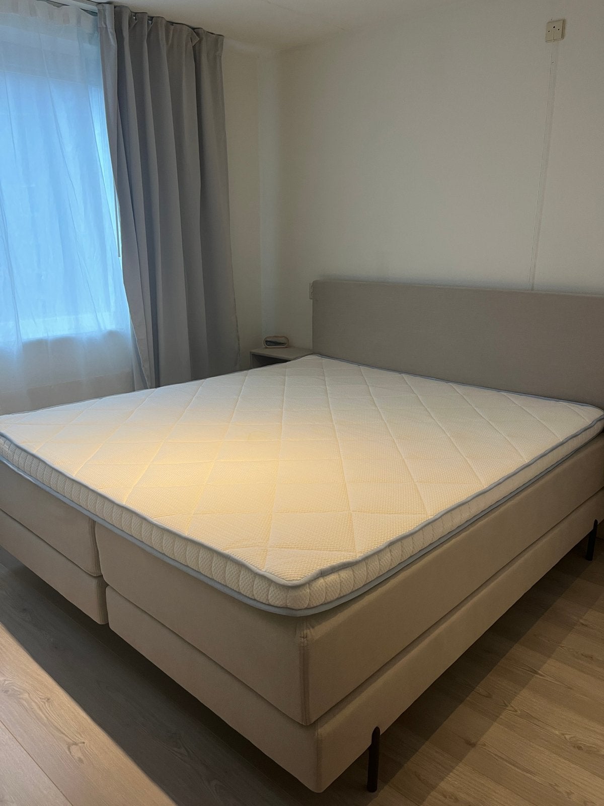Top mattress, Huis en Inrichting, Slaapkamer | Boxsprings, Ophalen, Gebruikt, Wit, Tweepersoons