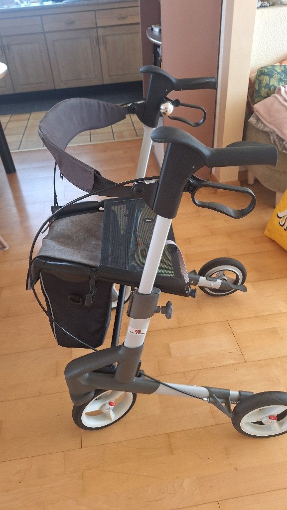 Rollator Tropo Troja 5G Zilver maat S., Diversen, Rollators, Ophalen, Opvouwbaar, Zo goed als nieuw