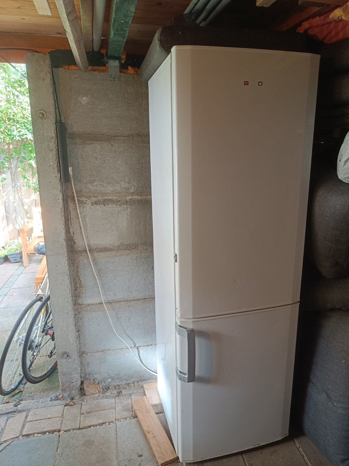 BEKO koel-vriescombinatie 340L