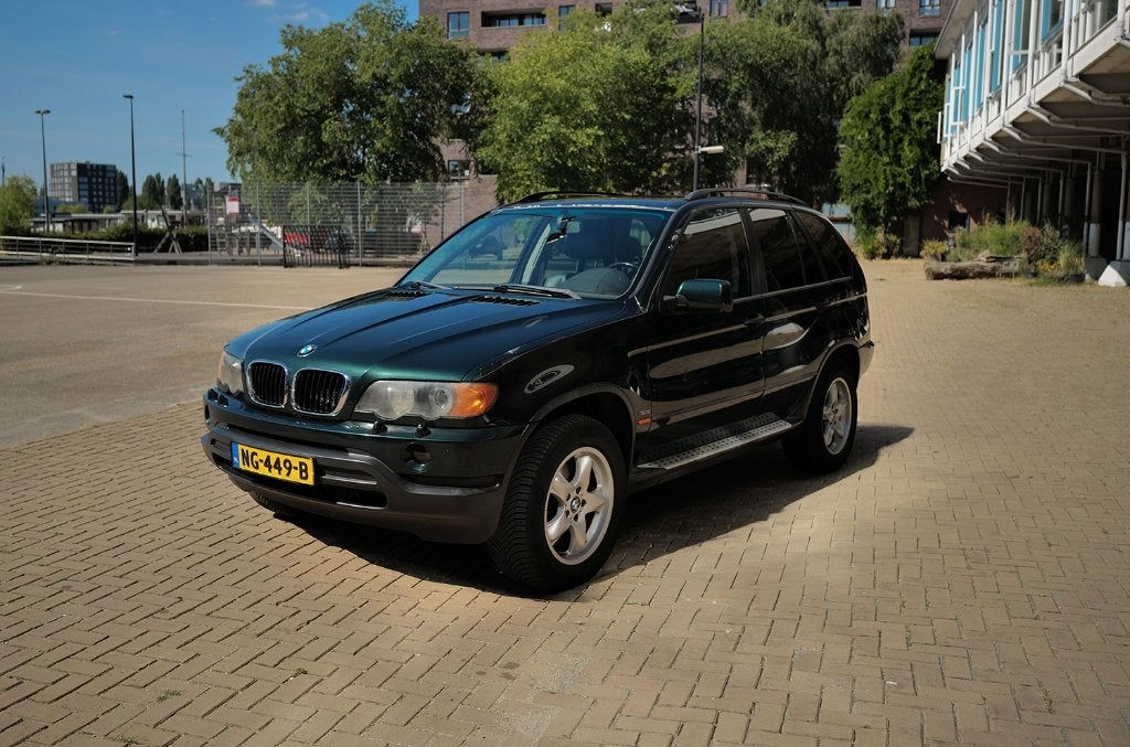 BMW X5 3.0i | Blijvend Youngtimer | Jachtgroen | BTW-auto, Auto's, Automaat, Navigatiesysteem, 138 €/maand, Vierwielaandrijving