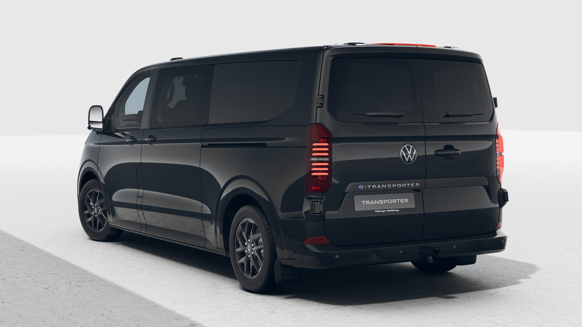 Volkswagen e-Transporter Dubbele Cabine 32 L2H1 218pk 71 kWh, 12 maanden, Achterwielaandrijving, Zwart, 71 kWh