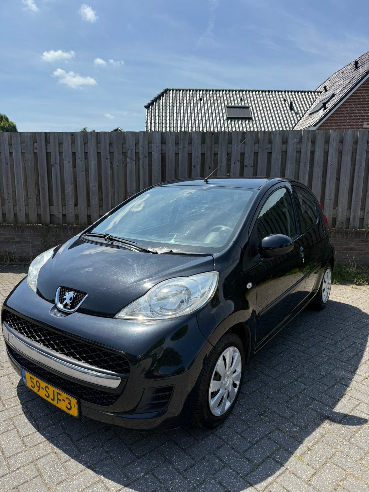 Peugeot 107 1.0 12V 5DR 2011 Zwart AIRCO | NIEUWE APK!, Voorwielaandrijving, 4 stoelen, Origineel Nederlands, Bedrijf