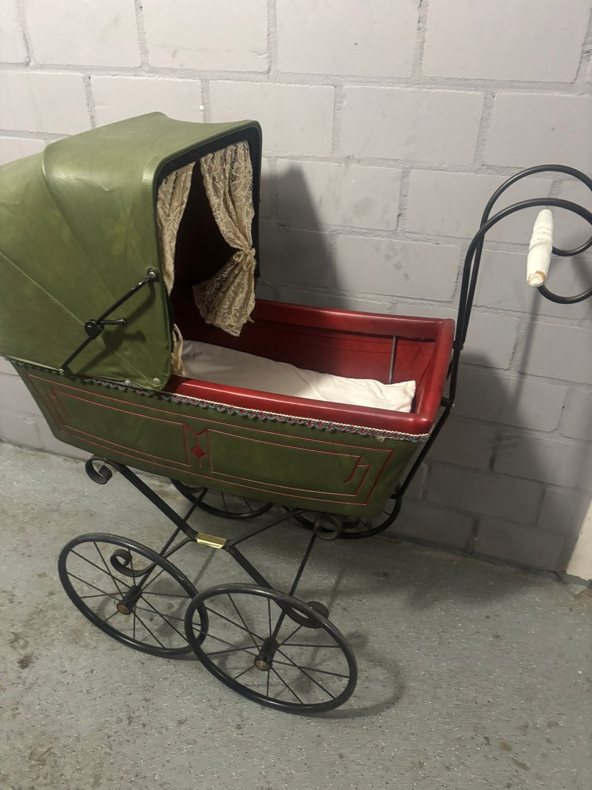 Grote antieke kinderwagen, Antiek en Kunst, Antiek | Speelgoed, Ophalen