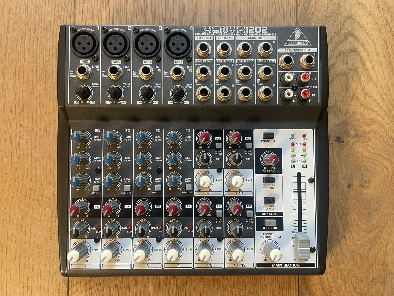 Behringer XENYX1202 mengpaneel 12 kanaals mixer, Ophalen of Verzenden, Zo goed als nieuw, 10 tot 20 kanalen, Microfooningang