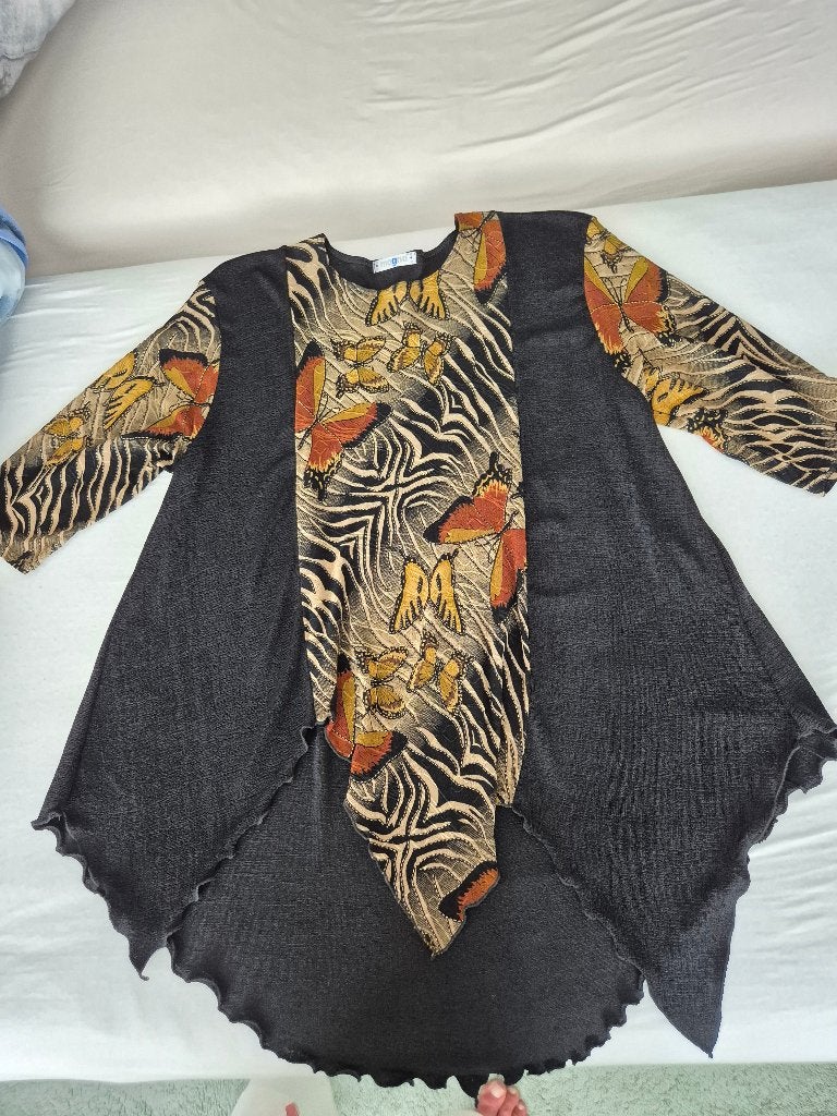 Blouse maat L, Kleur zwart met Gouden Vlinders., Kleding | Dames, Ophalen, Overige kleuren, Maat 42/44 (L), Magna