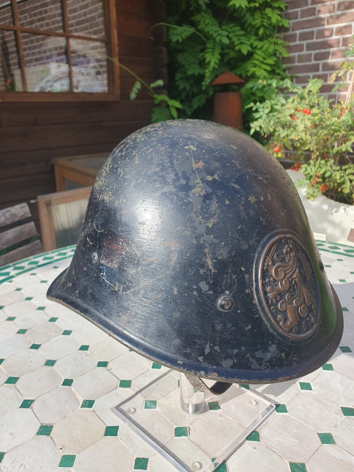 TeNo m34 helm met helmplaat (zeldzaam), Verzamelen, Militaria | Tweede Wereldoorlog, Ophalen of Verzenden, Nederland, Helm of Baret