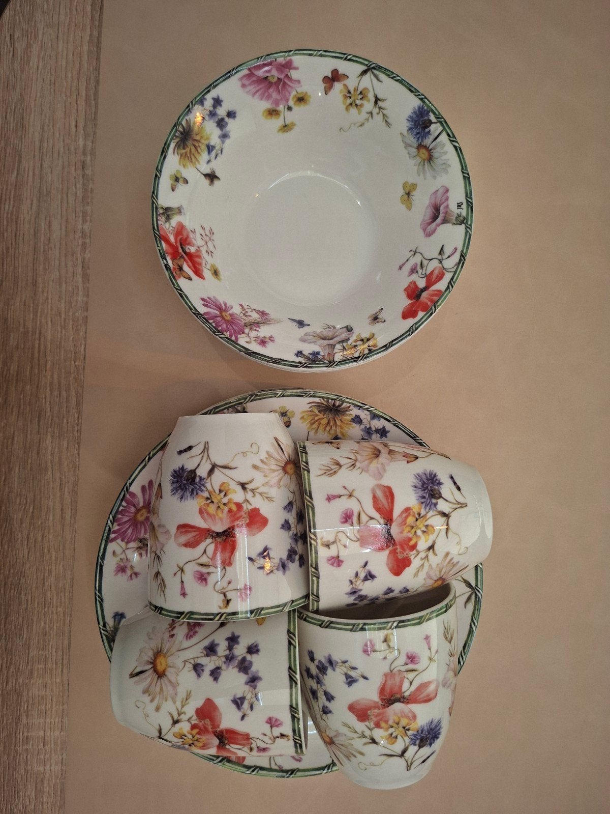 JBS Wild Garden servies: 4 mokken, 4 borden, 4 kommen, Verzenden, Zo goed als nieuw, Overige stijlen, Porselein