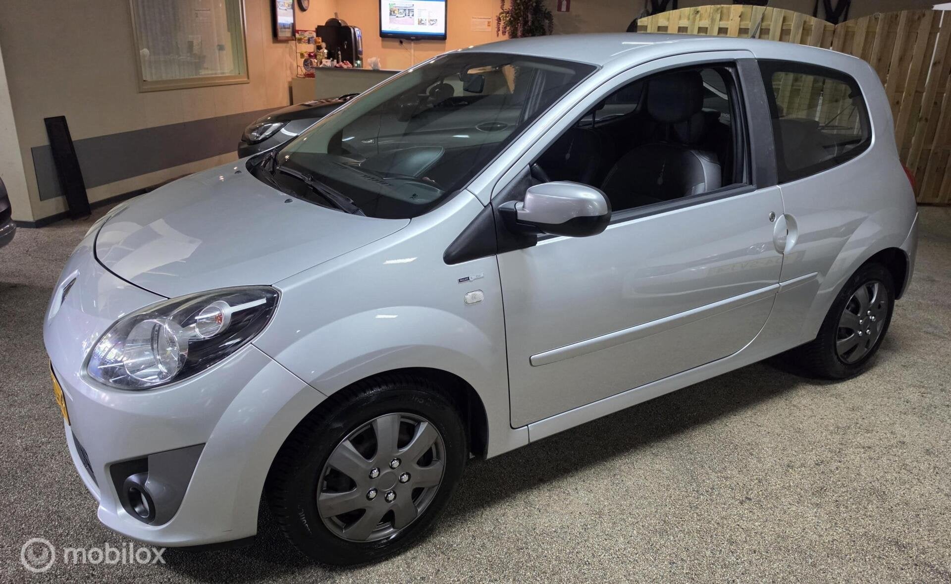 Renault Twingo 1.2-16V Miss Sixty Airco elektrische ramen, Twingo, Gebruikt, 4 cilinders, 4 stoelen