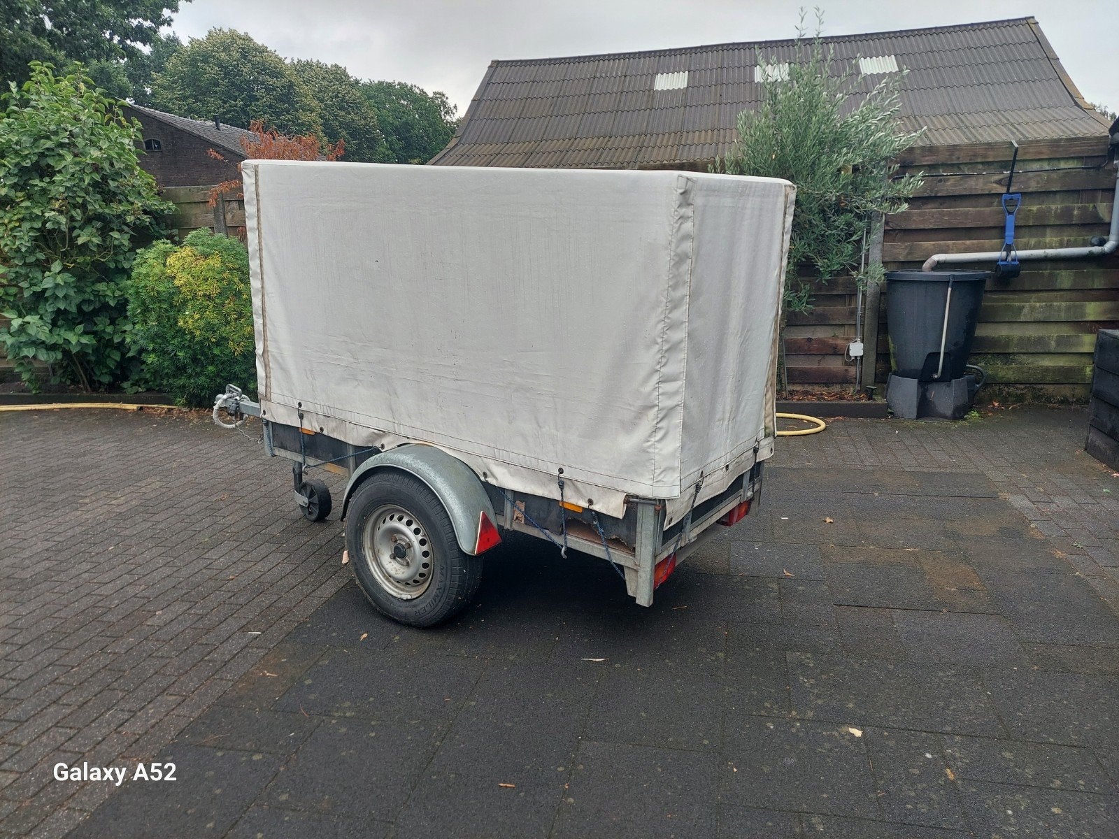 Enkelas aanhangwagen met huif en rekken. Ongeremd, max 750kg, Ophalen of Verzenden, Gebruikt