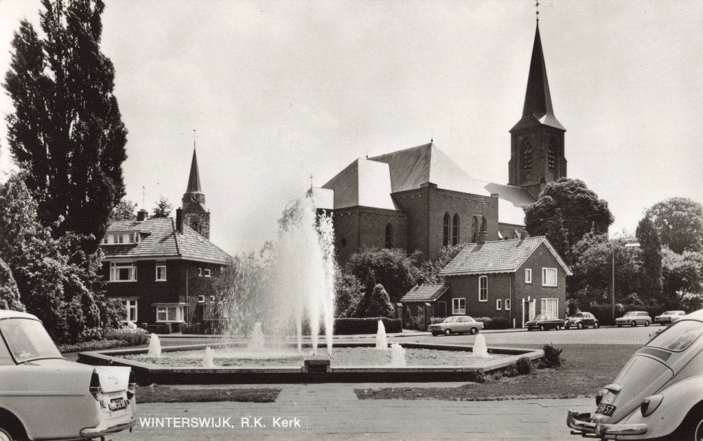 Winterswijk Fontein en R.K. Kerk auto DAF kever L3265, Ophalen, 1960 tot 1980, Ongelopen, Gelderland
