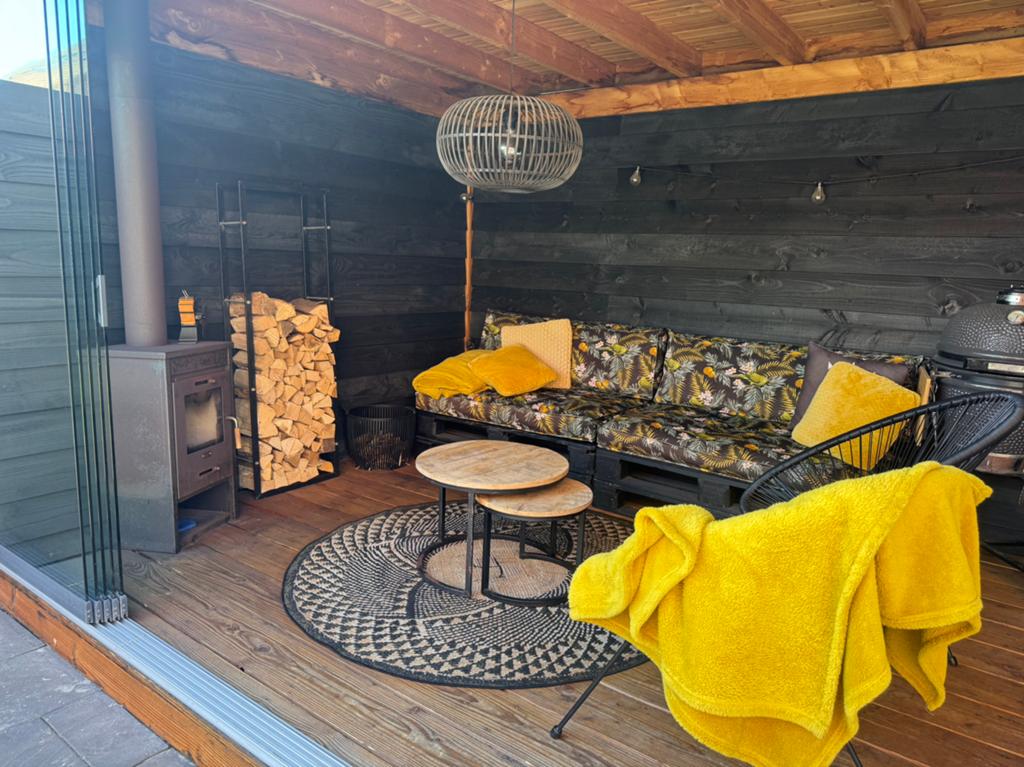 Tuinbank/verandabank met palletkussens (Karwei), Ophalen, Zo goed als nieuw, Hout