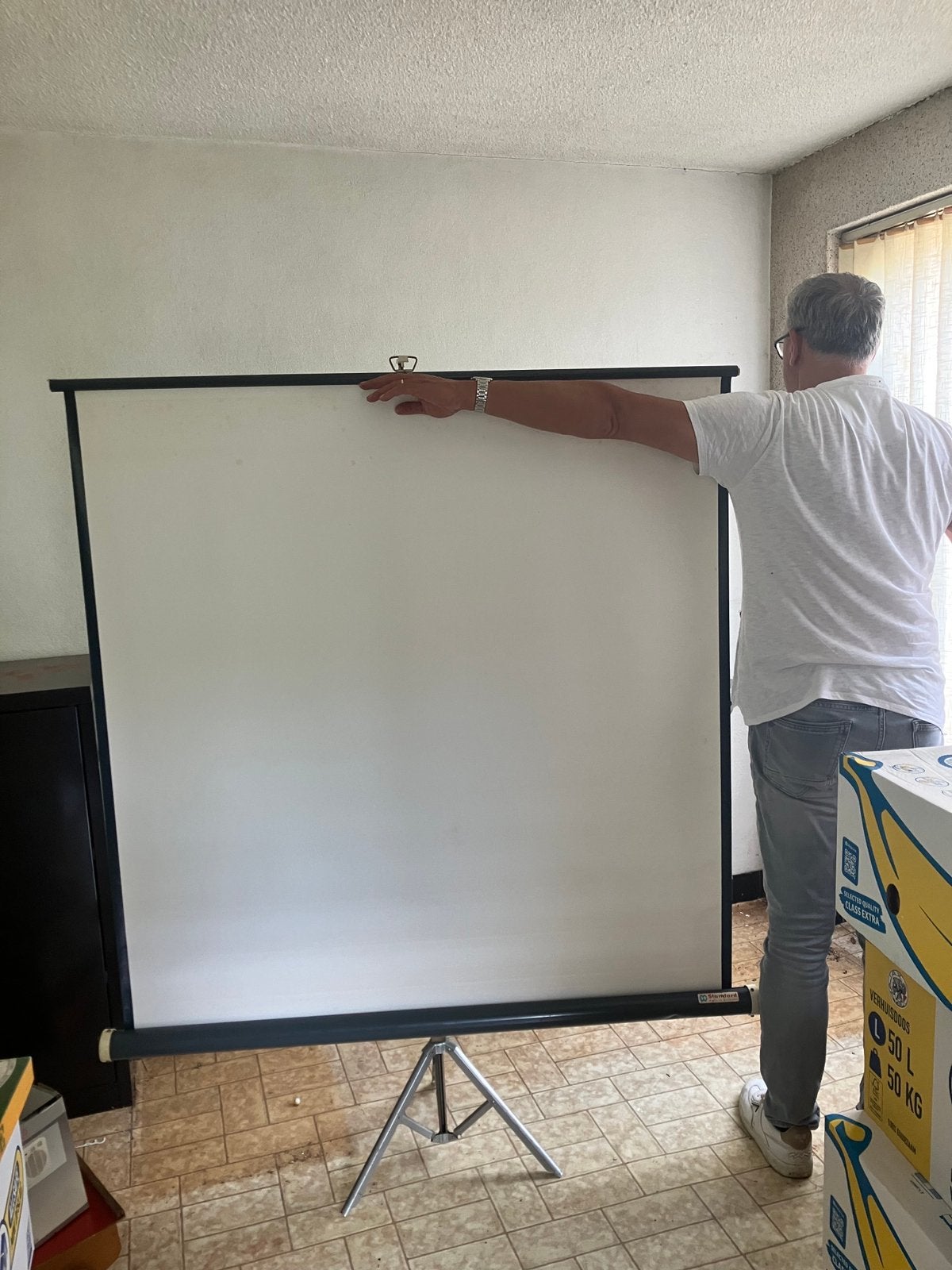Projectiescherm, Ophalen, Handmatig, Gebruikt