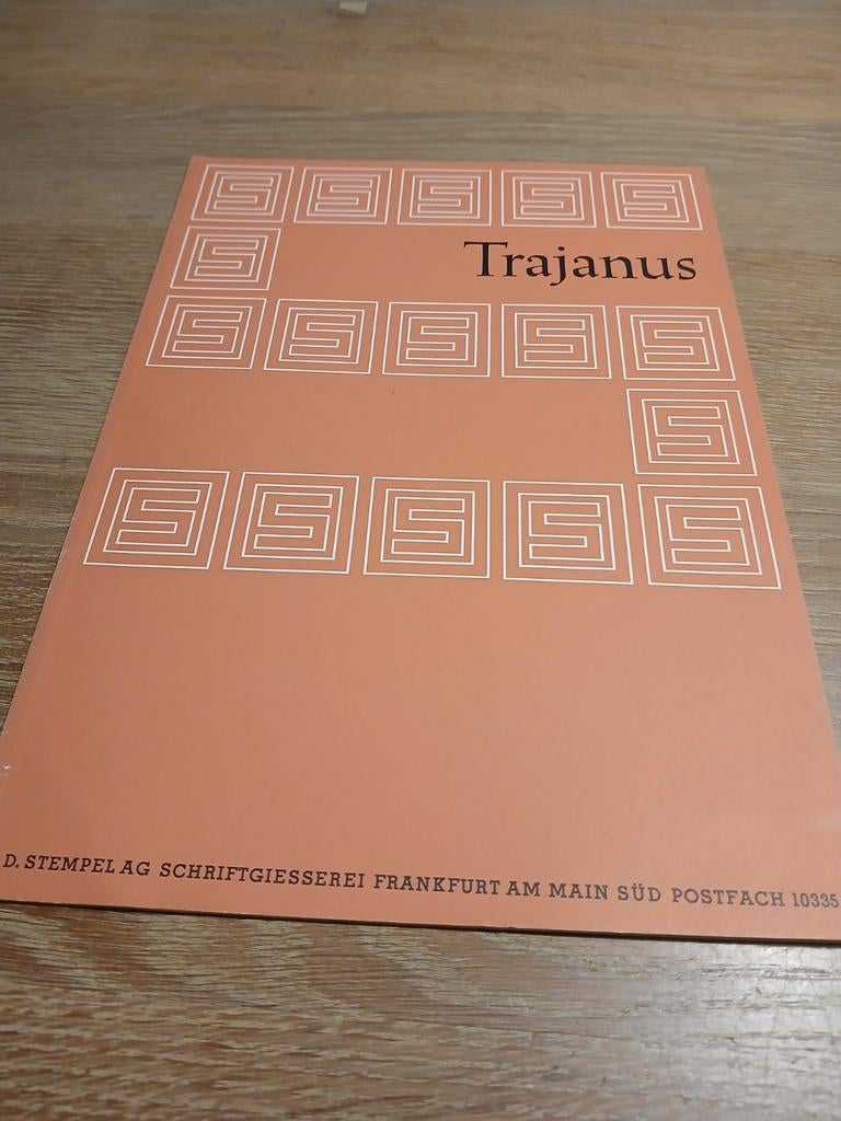 Trajanus Lettertype Brochure D. Stempel AG, Boeken, Catalogussen en Folders, Gelezen, Ophalen of Verzenden