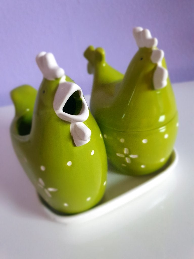 Vrolijk setje melk- en suikerpotjes in de vorm van kippen, Overige typen, Ophalen of Verzenden, Zo goed als nieuw, Overige stijlen