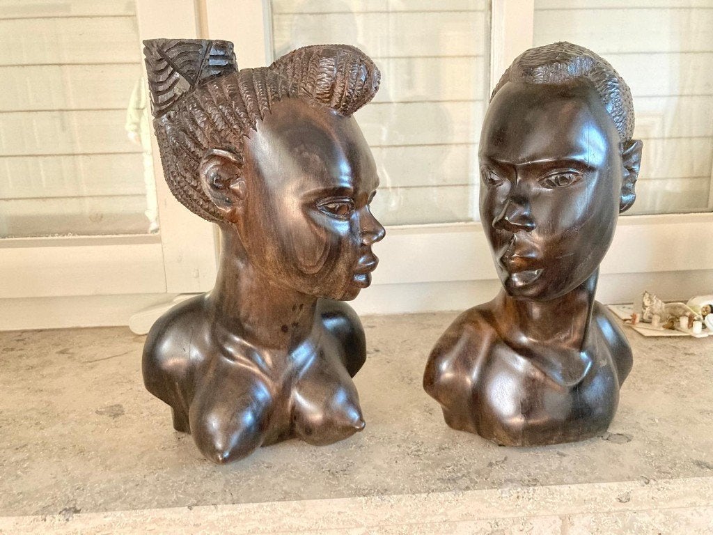 Ebbenhouten man en vrouw bustes, Antiek en Kunst, Ophalen, Buste, Handgemaakt, 20 - 50 cm