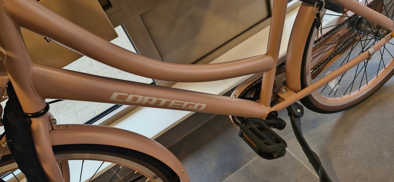 Cortego Damesfiets - Roze met voordrager, Fietsen en Brommers, Fietsen | Dames | Damesfietsen, Overige merken, Gebruikt, Velgrem