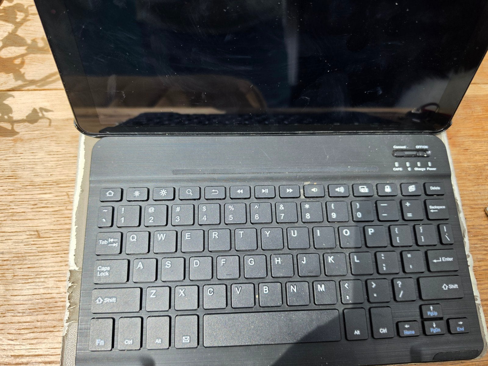 Samsung Galaxy Tab A 10.5 (SM-T590) met hoes en toetsenbord, 10 inch, Gebruikt, 32 GB, Samsung