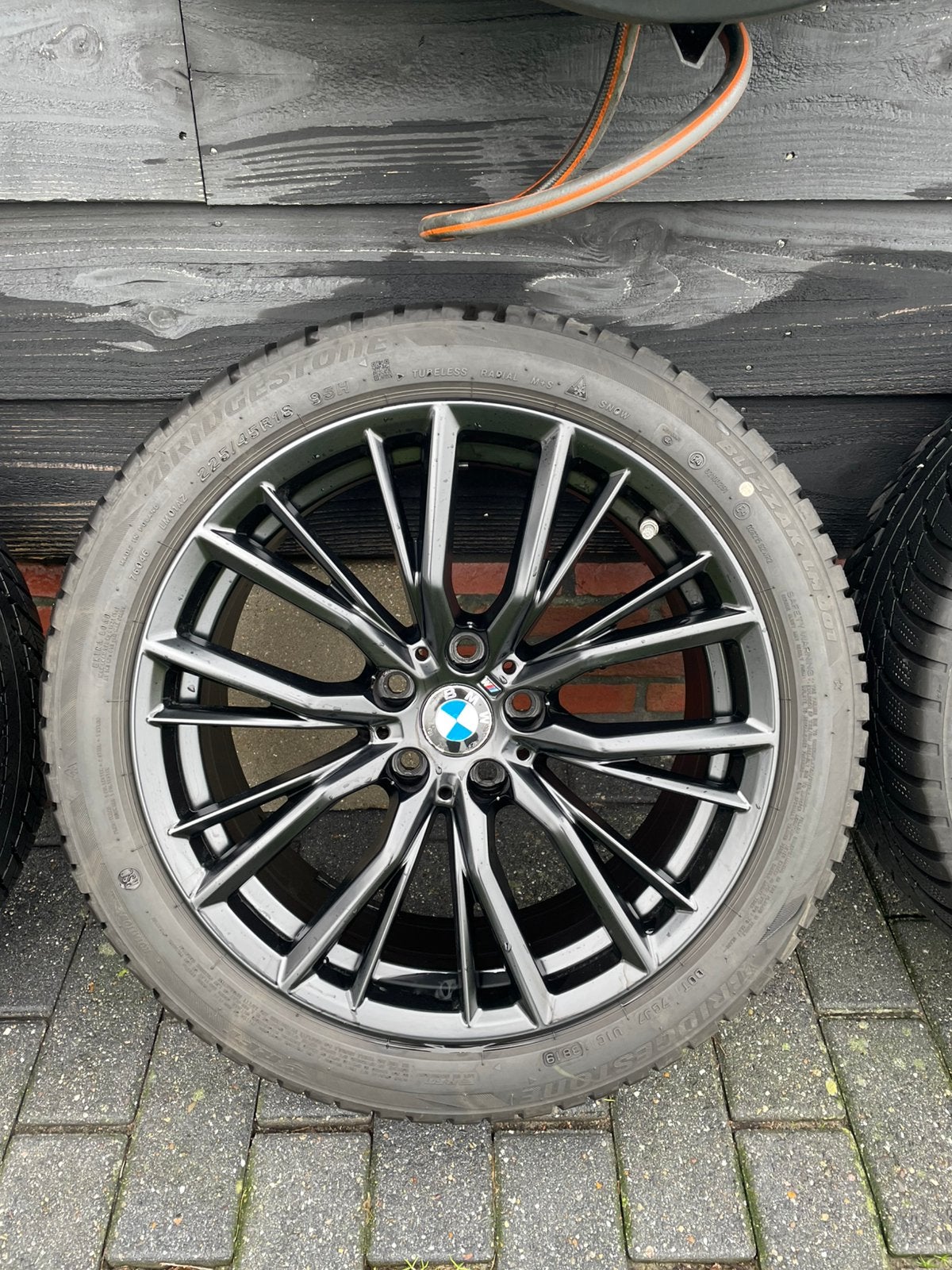 Nieuwstaat BMW 18 inch style 796 + Bridgestone winterbanden, Ophalen, 18 inch, Banden en Velgen, Winterbanden