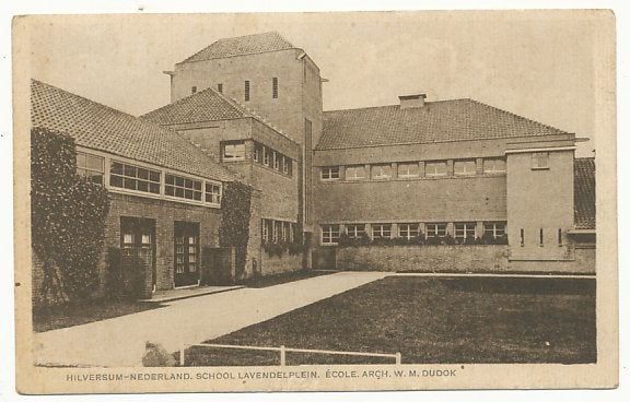 Hilversum-Nederland School Lavendelplein., Ophalen of Verzenden, 1920 tot 1940, Gelopen, Noord-Holland