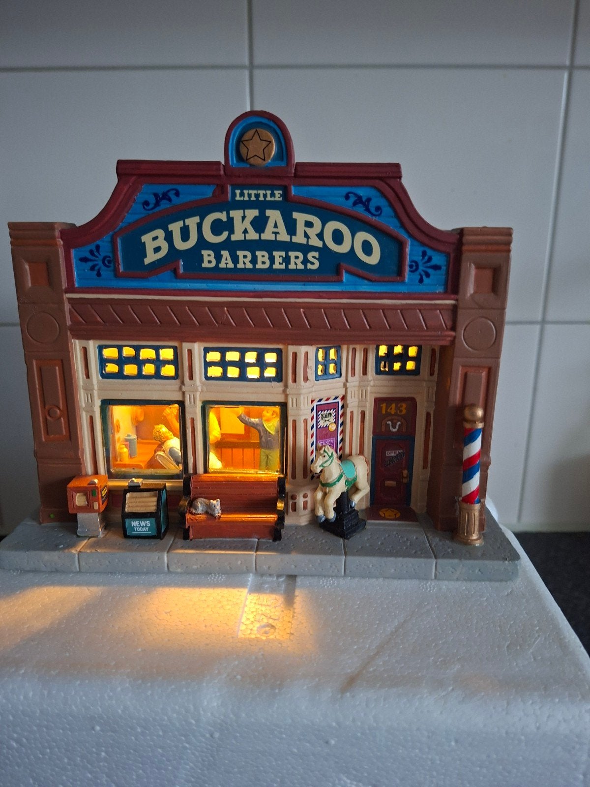 Lemax Little Buckaroo Barbershop, Diversen, Ophalen of Verzenden, Zo goed als nieuw