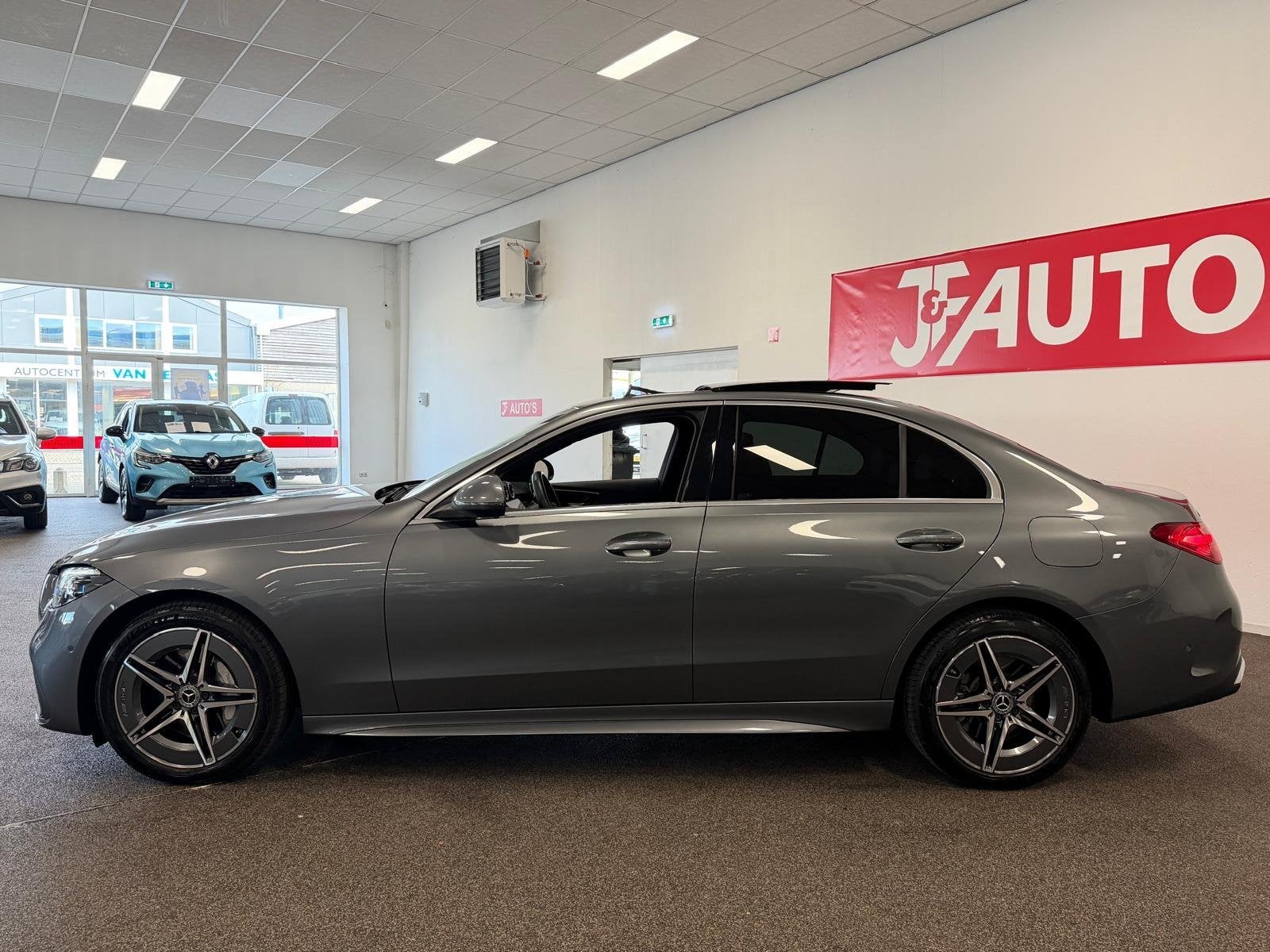 Mercedes-Benz C-klasse 300 e NAVIGATIE/CAMERA, PANORAMA,, Automaat, Dealer onderhouden, Achterwielaandrijving, 4 cilinders