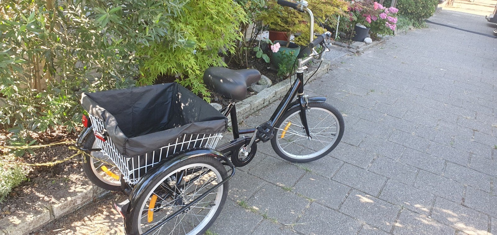 Zwarte driewieler met mand - Ideaal voor boodschappen, Fietsen en Brommers, Fietsen | Driewielfietsen, Ophalen of Verzenden, Gebruikt